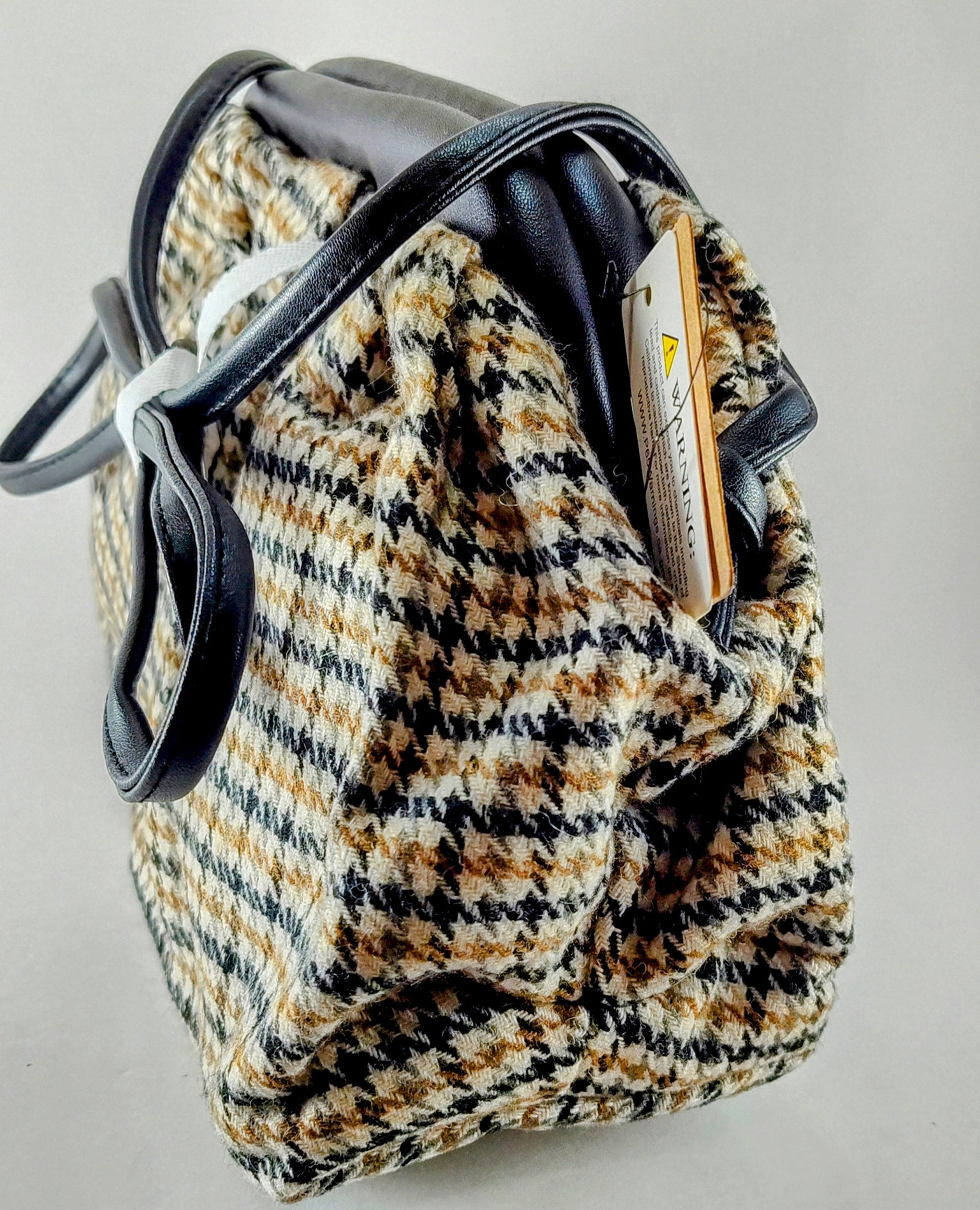 Houndstooth Hustle Crossbody—Classic Style with a Sassy Twist P 115 - Danisak