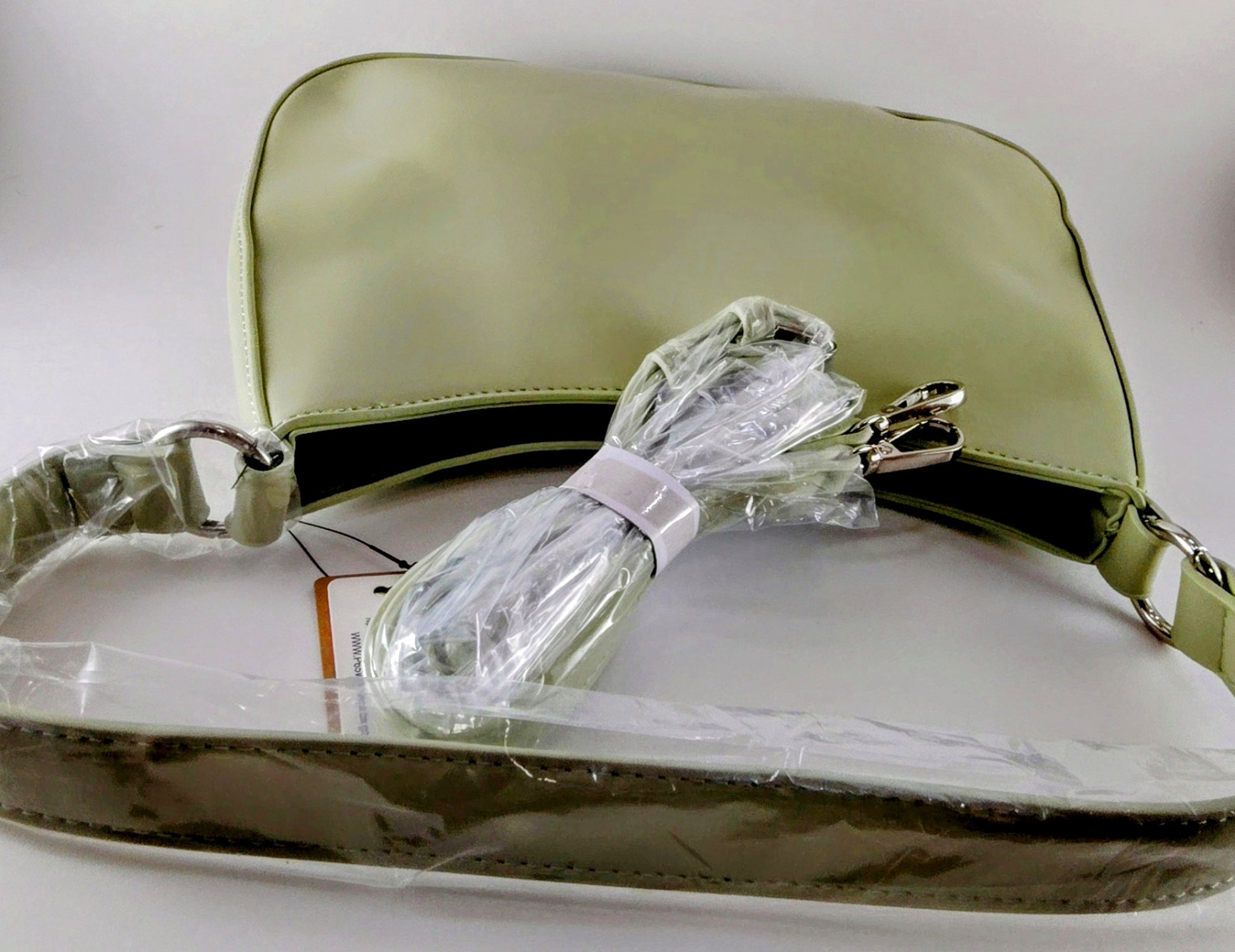 Ivory Faux Leather Chain Strap Shoulder Clutch – Elegant & Versatile P 129 - Danisak
