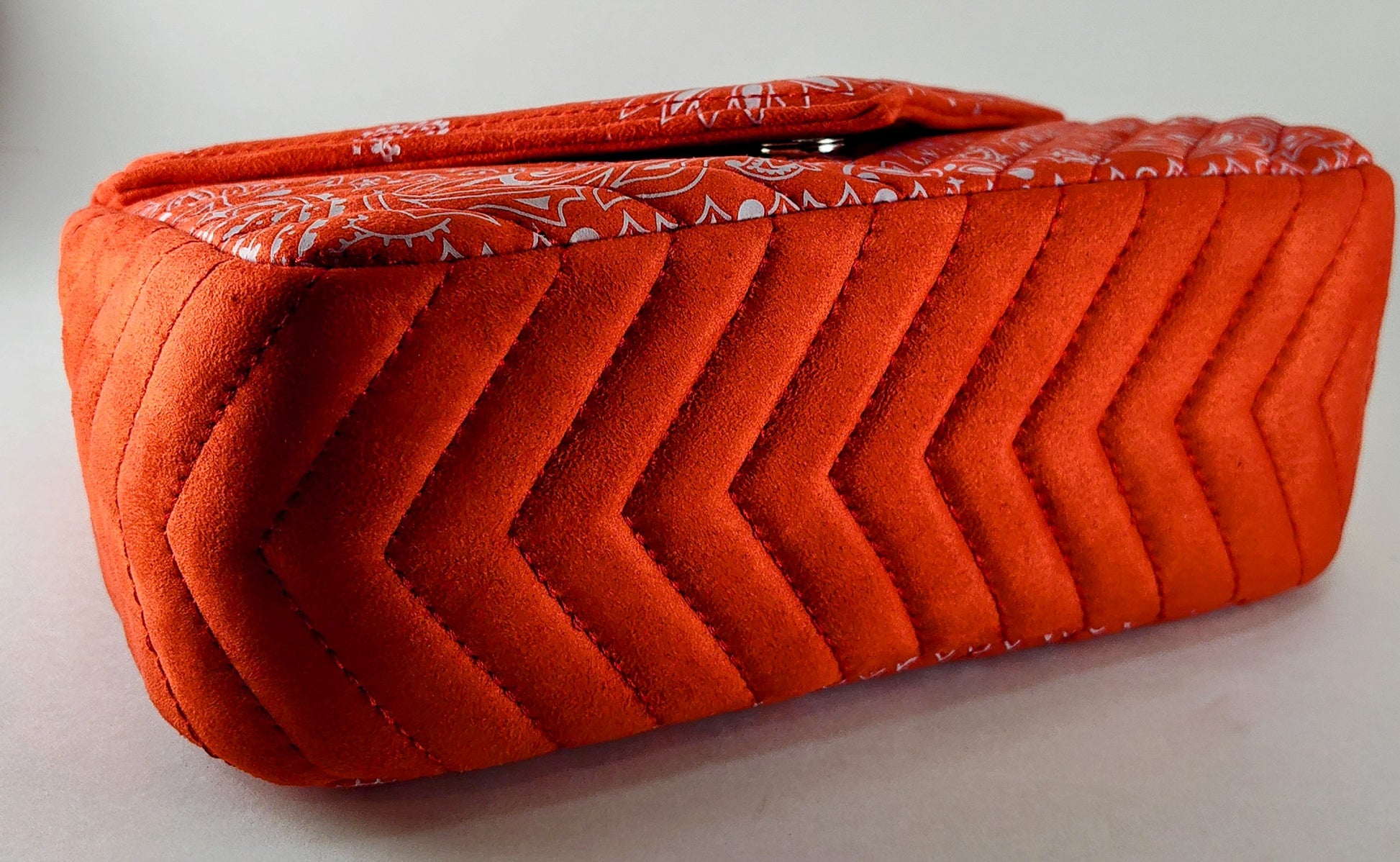 "Boho-Chic Quilted Red Paisley Bag – A Retro-Inspired Statement" P 125 - Danisak