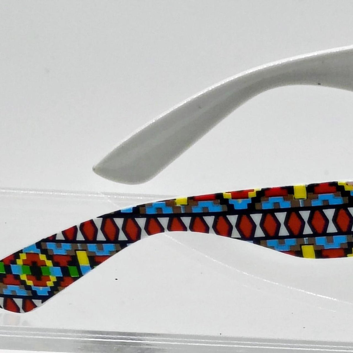 Unbranded Women's Multi and White Sunglass - Danisak