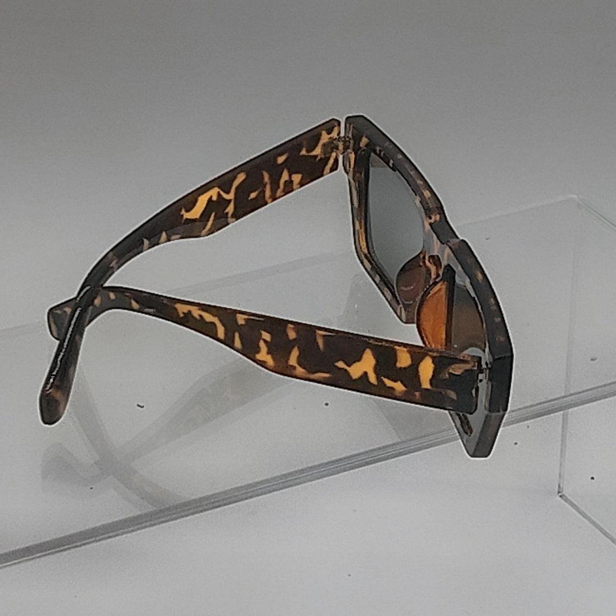 Chunky Tortoise Shell Geometric Sunglasses | Retro Indie Square Shades - Danisak