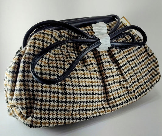 Houndstooth Hustle Crossbody—Classic Style with a Sassy Twist P 115